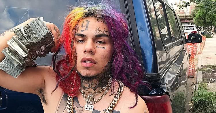 Tekashi 69 Says The Millions He’s Been Flashing Online Is Prop Money 