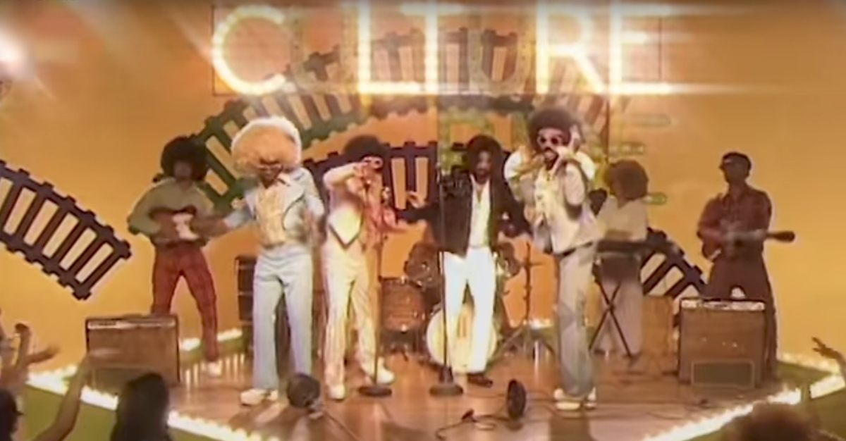Migos and Drake Take It Back to ‘Soul Train’ in “Walk It Talk It” Video